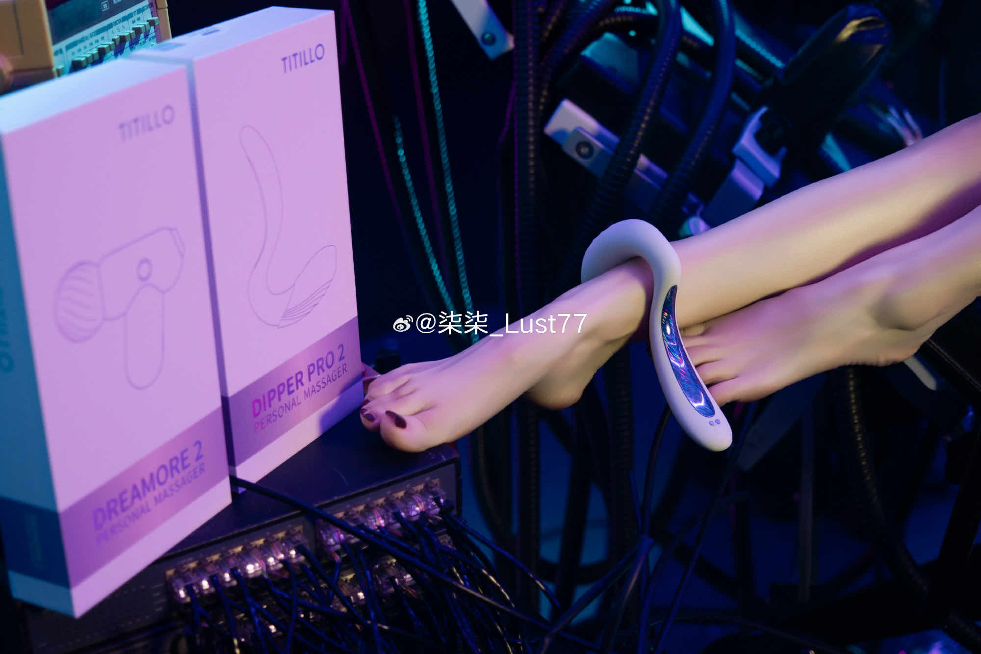 过来给你按按摩,酥麻感从ti内窜上来的瞬间直接腿软… 过来给你按按摩,酥麻感从ti内窜上来的瞬间直接腿软…