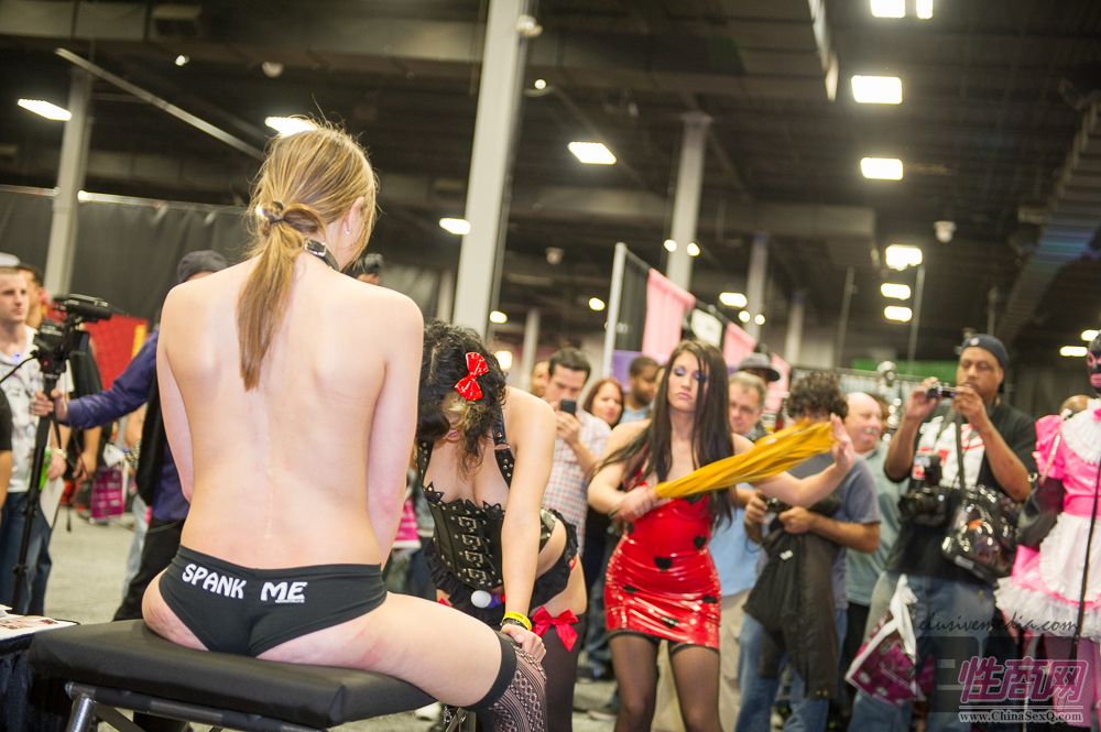 2013美国eXXXotica新泽西成人展精彩集锦图片15