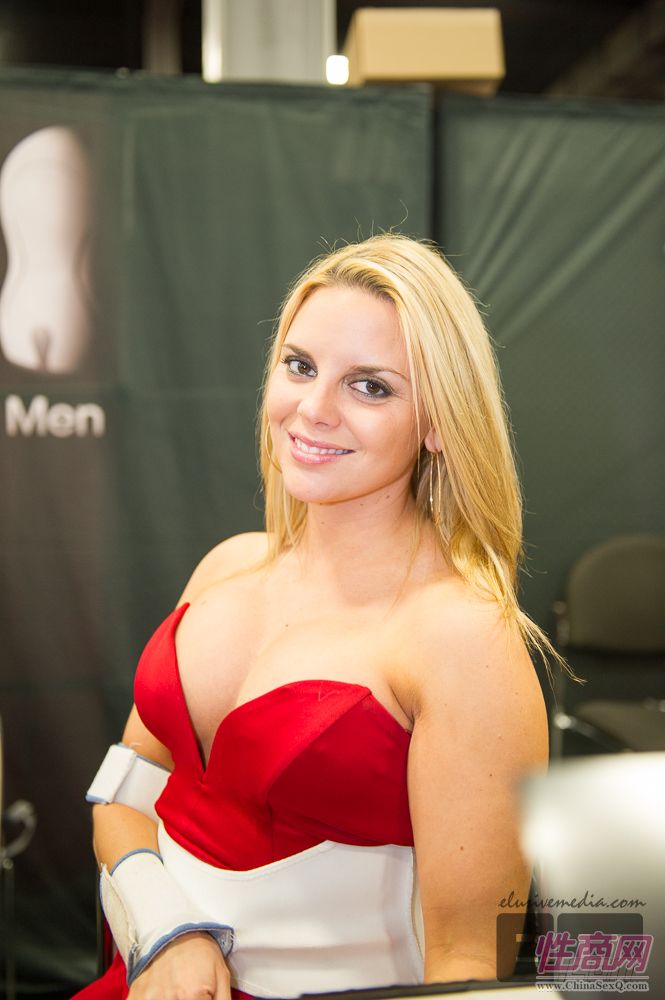 2013美国eXXXotica新泽西成人展精彩集锦图片31