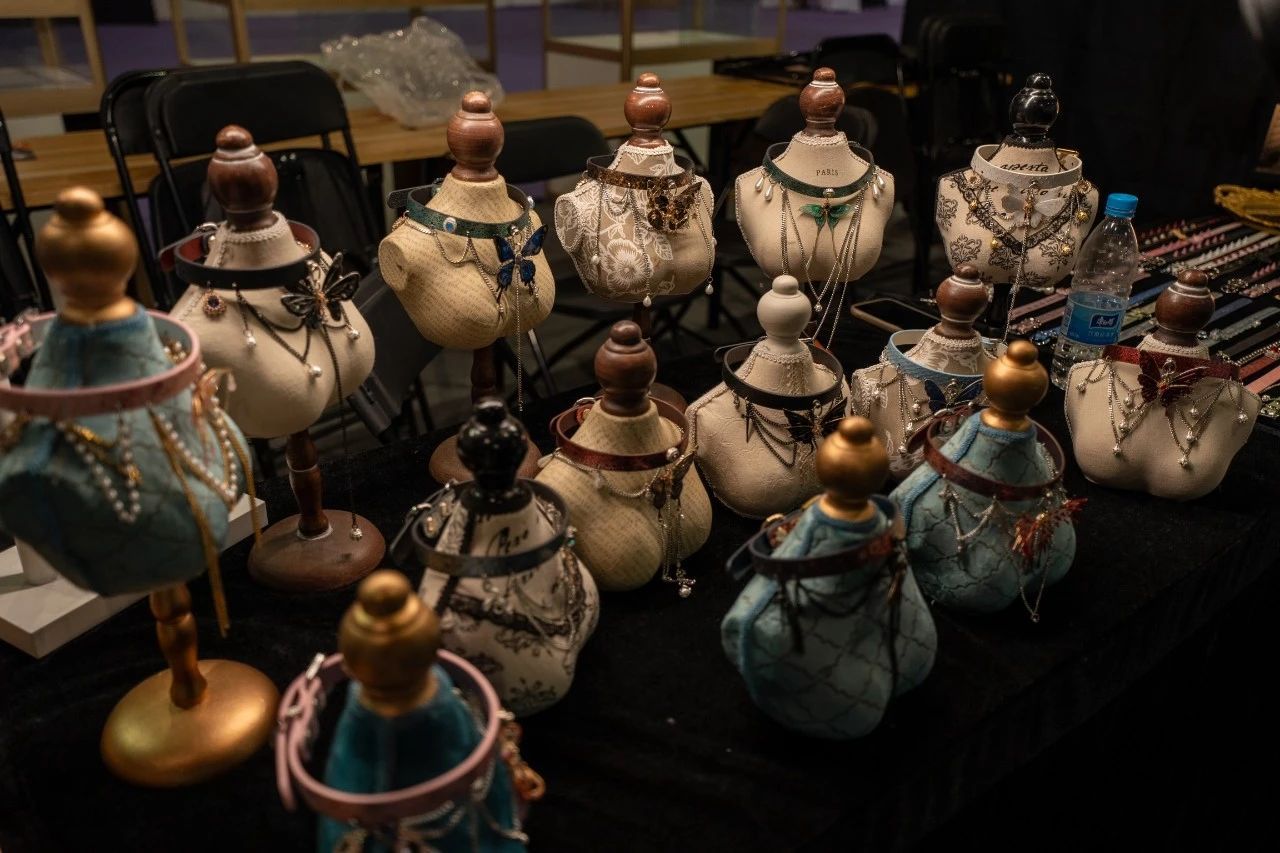 2025ȤҵչԲĻͼƬ12